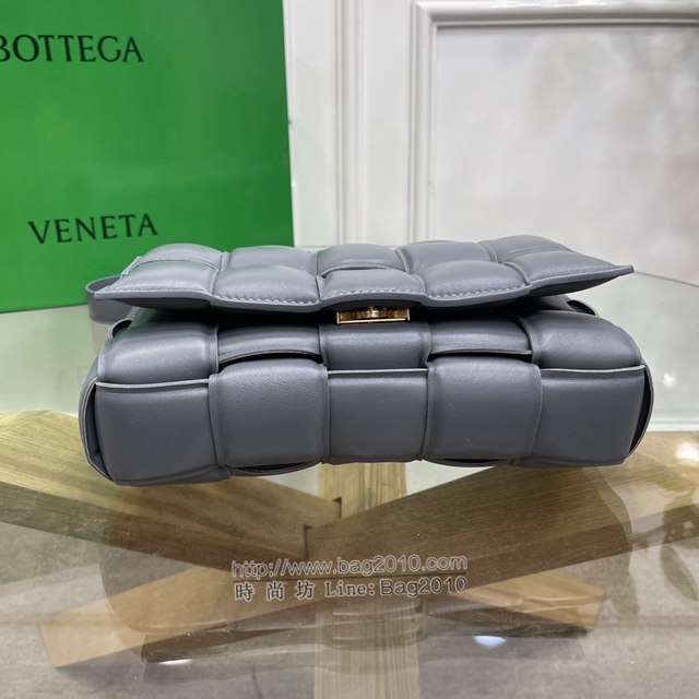 Bottega veneta高端女包 1970 寶緹嘉經典編織小牛皮肩背包 BV新款Cassette枕頭包  gxz1262